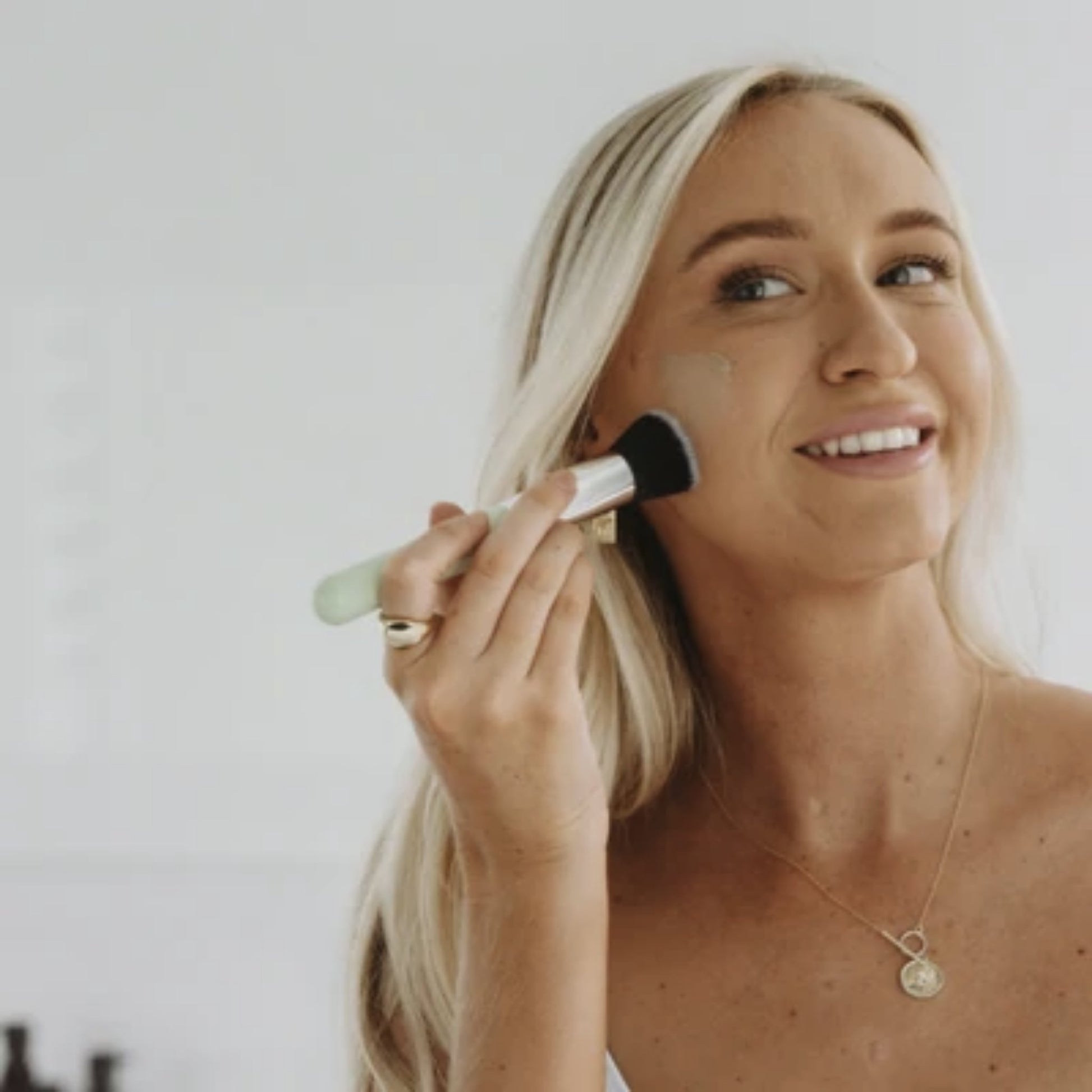 Avocado Zinc SPF Brush - The Slow ClinicMakeup Brushes